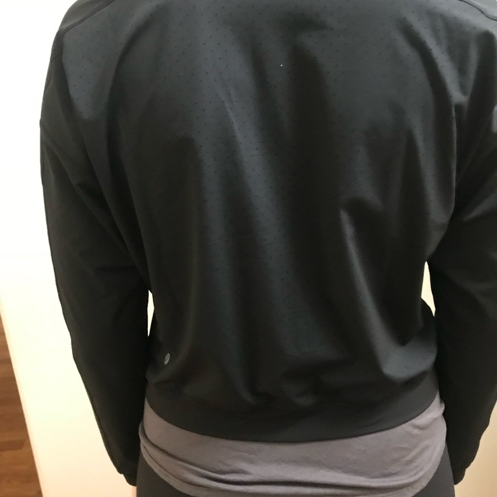 Lululemon Final Lap Jacket - Picture 3 of 6